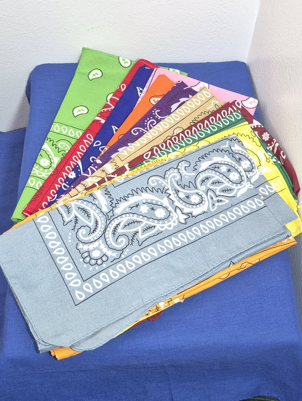 Lot of 12 Cotton Paisley Bandanas Vibrant Mixed Colors Mostly Brand New 21"x 21"